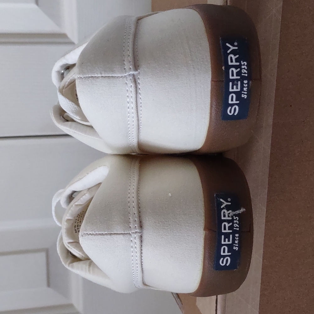 Shoes - Picture 3 of 4